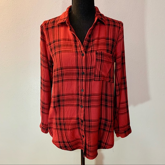 Forever 21 Tops - Forever 21 Red/Black Long Sleeve Flannel - Small